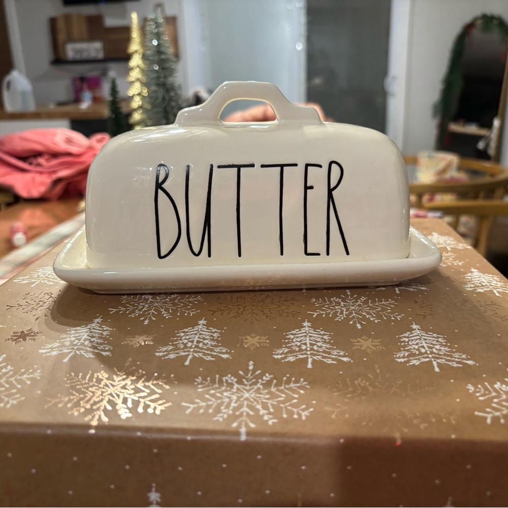 Rae Dunn butter dish